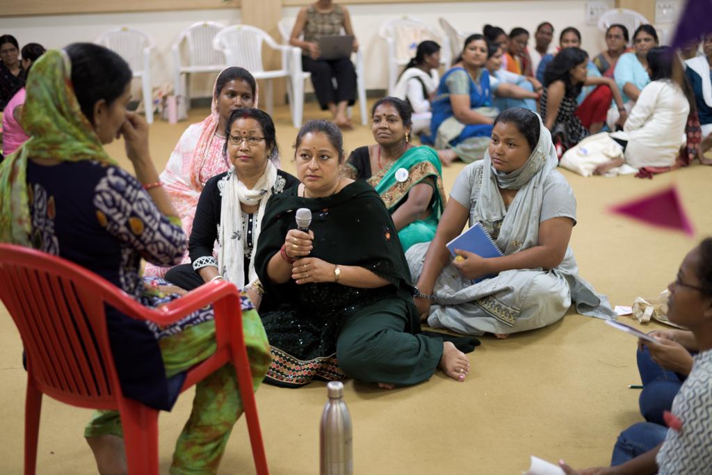 isd2047's tweet image. #SheRepresents कार्यक्रम एक आशाओं भरी कहानियों का सफर! पूरे 5 दिनों तक समस्त प्रतिभागियों ने जीवन यात्रा के बीच आने वाली कठिनाइयों और समाधान के बारे में बताया। उन्होंने नाटक संगीत और कविता के माध्यम से अपनी बात रखी।सभी ने खुद में बड़े बदलाव को महसूस किया।