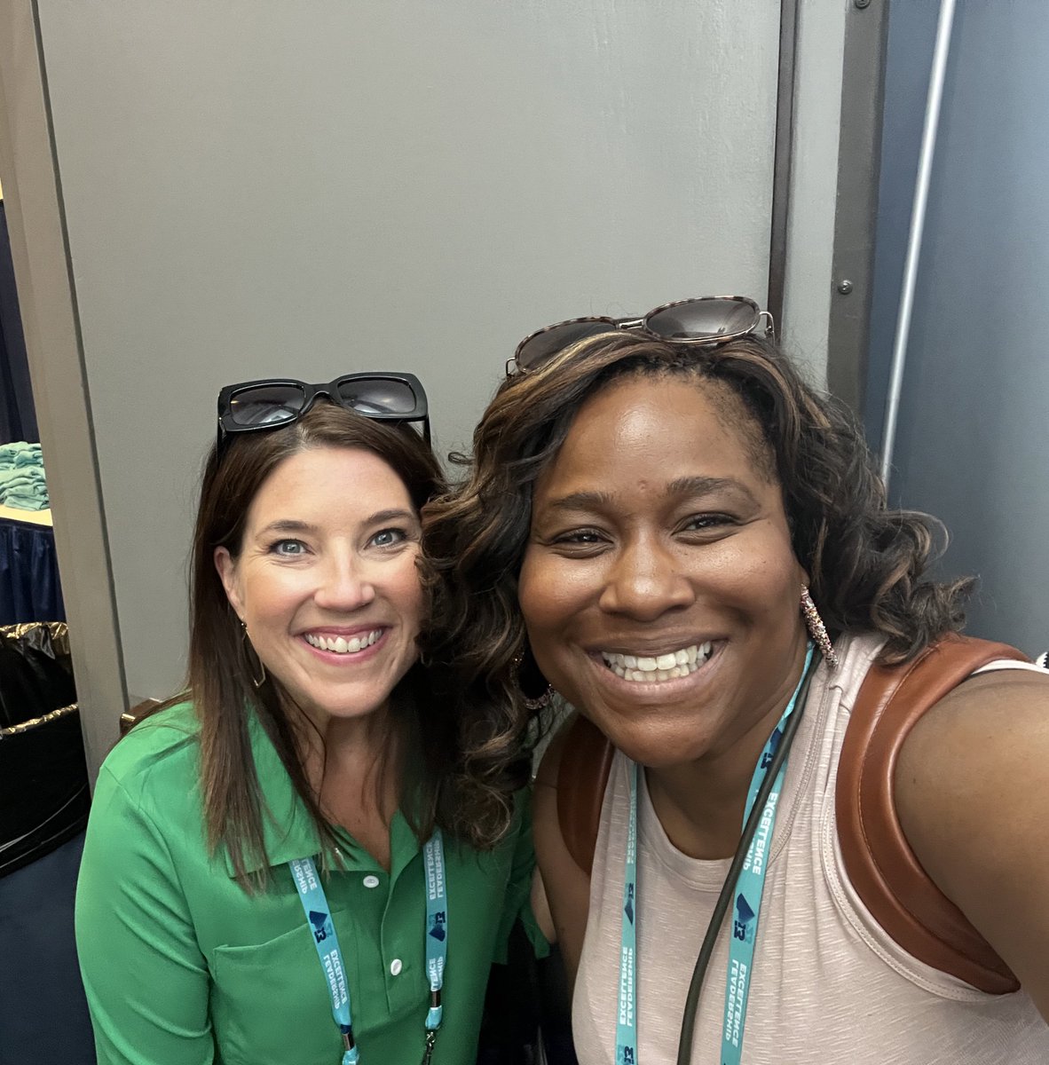 Jennifer Woody tweet media