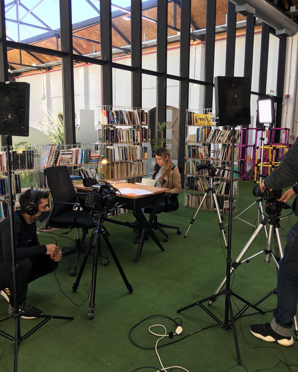 Cristina_Mucci's tweet image. Buena noticia!! A partir de ahora, #BuenosAiresCiudadLiteraria, el ciclo de 6 capítulos que hicimos con Violeta Mucci y se puede ver en #VivamosCultura y en su propio sitio web, se emitirá por el @CanalCiudadBA. #Mecenazgo @FundacionItauAr