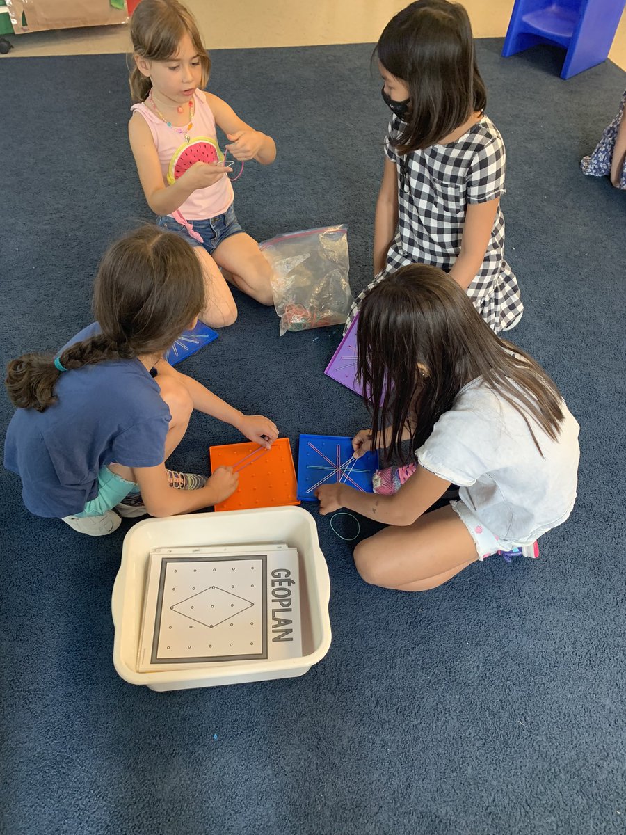 Aujourd’hui c’est la journée des jeux de sociétés en première année! #amusant <a href="/louisearbourfi/">Louise Arbour FI</a>