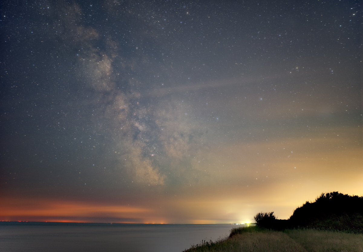 Here is another image from last Friday, Milkyway core rising above Southwold. The bright light on the right is the lighthouse, the red lights to the left are distant wind turbines. Roughly 15 minutes untracked #milkyway #nightscape #ThePhotoHour #Astrophotography