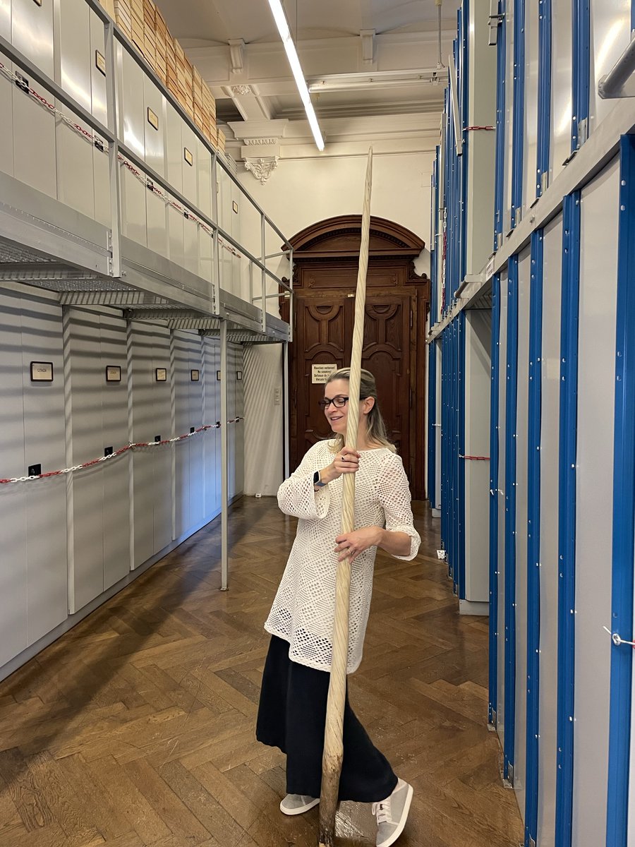 Prof. Leslea J. Hlusko tweet media