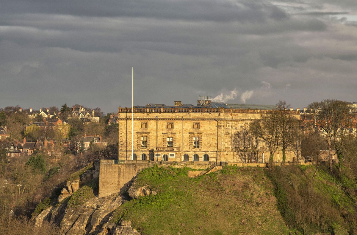 ⚠️ Visitor Notice ⚠️

We are excited to announce the OFFICIAL REOPENING for Nottingham Castle !

📆 MONDAY 26TH JUNE

🕔 10 AM

You can see the historic moment when Robin Hood storms the castle gates!

➡️ Book your ticket here: nottinghamcastle.org.uk/official-reope…