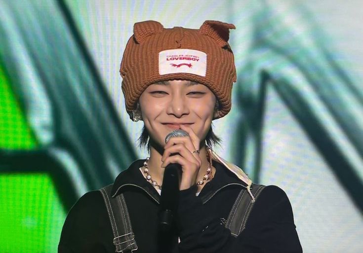 uyubbangs's tweet photo. loverboy hats 🥹 https://t.co/nbdEIiK43k