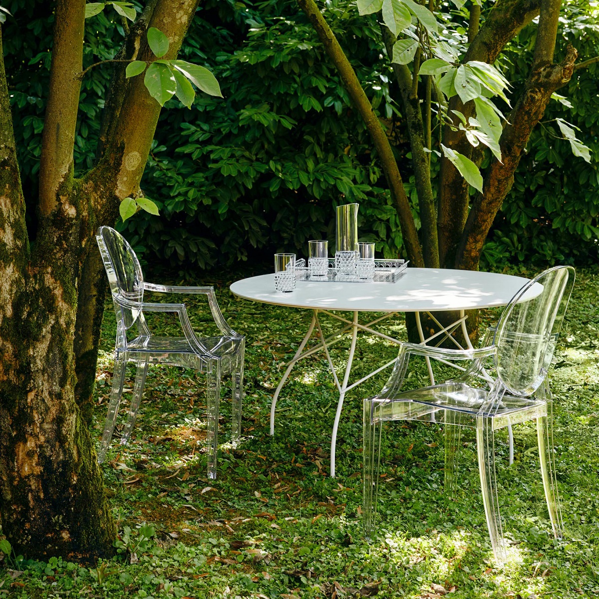 DVLighting's tweet photo. Outdoor Transparency!
Kartell's transparent lighting &amp; furniture are perfect for use indoors &amp; out. Add a touch of elegance &amp; sophistication to your summer garden with portable lamps, outdoor floor lamps &amp; stylish seating https://t.co/T5Y2uWLBZQ
#lighting #homedecor #summergarden https://t.co/aFIx7xZWur
