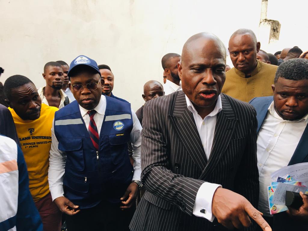 Fabricelukamba's tweet image. #RDC #Élections2023 : l&apos;opposant @MartinFayulu conditionne sa participation aux élections par la #refonte du #fichier_électoral par un Cabinet extérieur. Au cas contraire, il dit qu&apos;il ne prendra pas part aux prochaines élections.