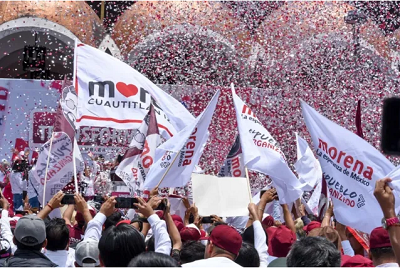 SchiaffinoDavid's tweet photo. La campaña 2024.
Mientras los aspirantes morenistas recorren el país y promueven su partido, la oposición languidece. No les extrañe que además de ganar la presidencia, Morena arrase en las elecciones.
#TipoDeCambio 
#dolar #FelizLunes
#Popocatépetl  
#PoderosoPorquePuedo https://t.co/i0Etn2bUOW