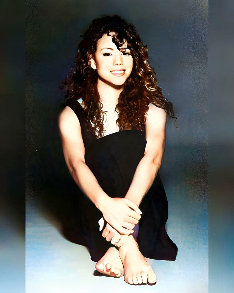 fanmariahrussia's tweet photo. Mimi's photo shoot for the cover of the album "Music Box"💽🎶😍⠀
⠀
Year: 1993🦋⠀
⠀
#Mariah #MariahCarey #FanMariahRussia #MC #MiMi #Lambs #Lambily #FavoriteSinger #MariahQueen #MariahPopDiva #MariahIcon #TheBestMariahCarey https://t.co/SQdxrXIimu
