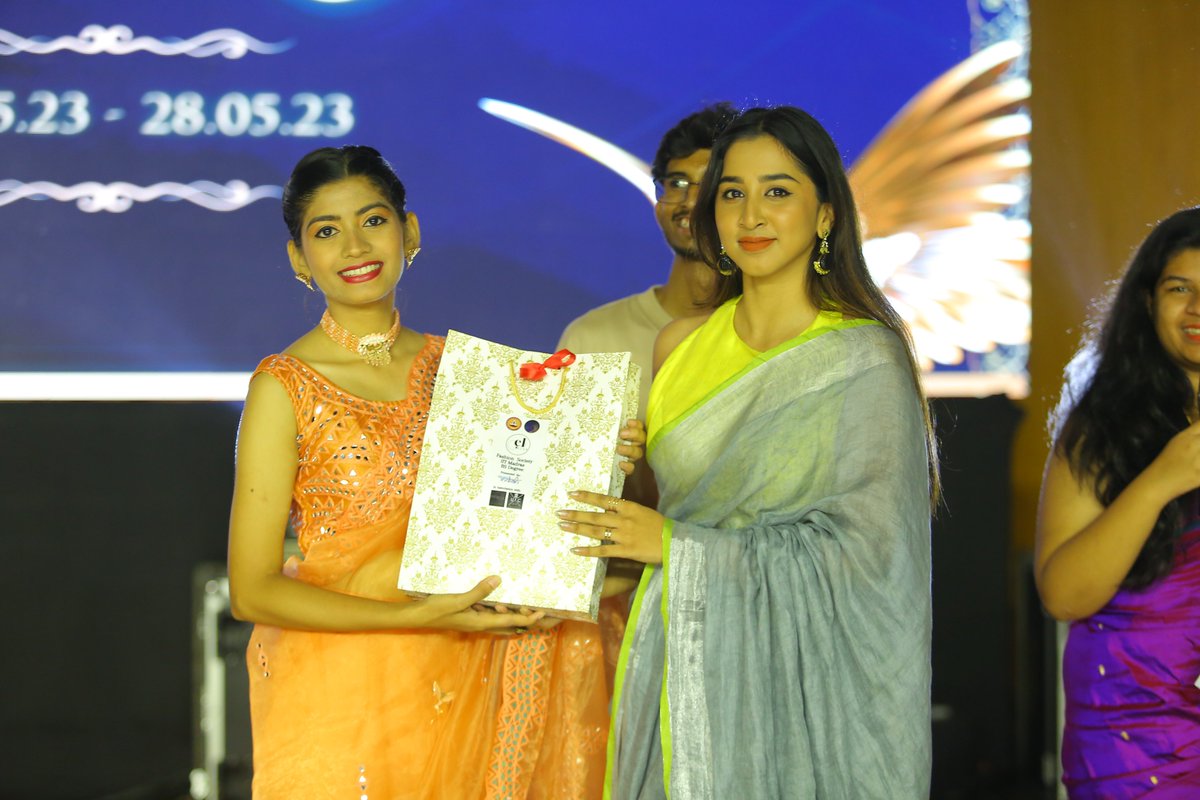 iitm_bs's tweet image. In Paradox&apos;23, we set the ramp on fire in style!! 🔥

Attire Spectra showcased styles that celebrated the vision of Fashion as Art and Fashion for All.

#IITMadras #BSDegree #Paradox23 #Students #CollegeFest #Celebration #Fashion #Style #RampWalk