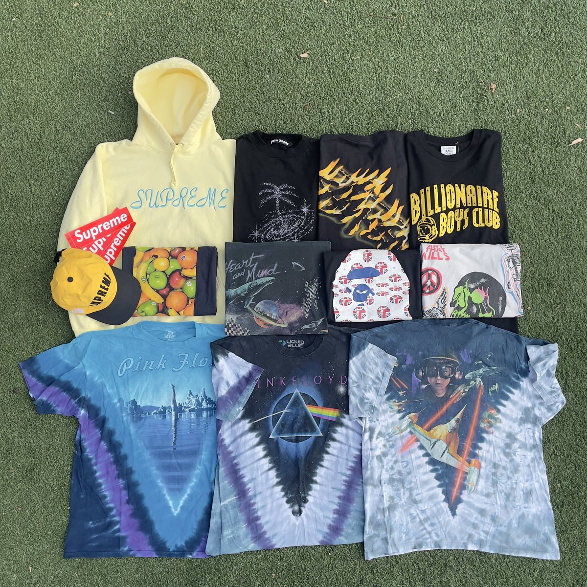 Vintage and Hype Clothes Going Out Now!

Sizes S-XL

DM To Purchase!