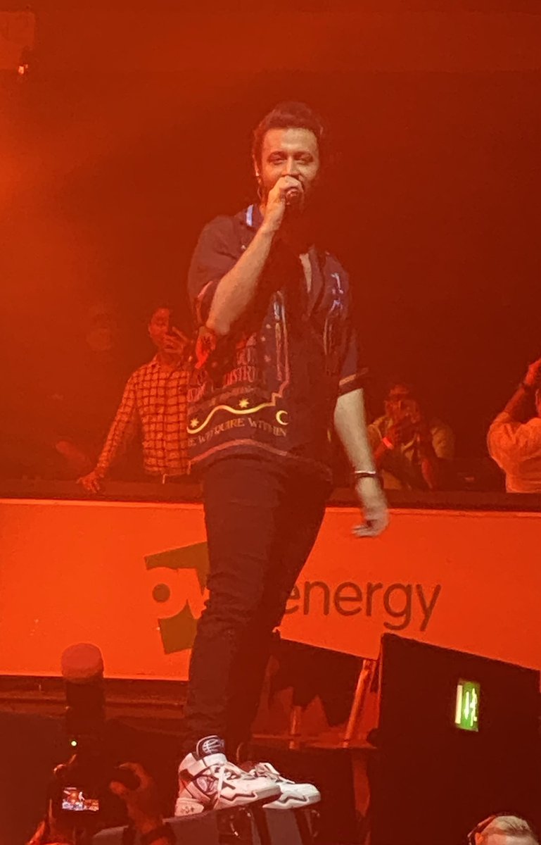 RahmanSobia's tweet photo. Covered multiple genres. Entertained with voice, energy and presence. Best concert he’s ever done! #atifaslam https://t.co/dRrREO1oyK