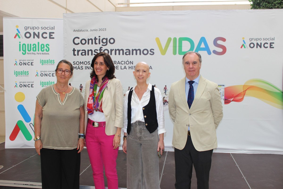 Seviempleo's tweet photo. El Delegado Territorial de @EmpleoJunta @AAGustinV asiste a la Inauguración de la Semana del Grupo Social @ONCE_oficial en Andalucía
Una exhibición de perros guía ha mostrado la importancia que tienen para la #movilidad, autonomía y #seguridad de las personas ciegas
#IntegraSE https://t.co/qepOtmzxac