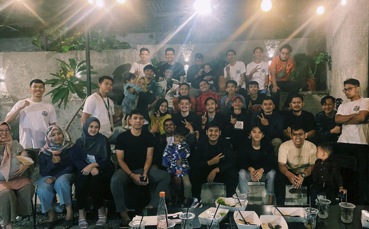 LFCSumedang's tweet photo. Selain hasrat duniawi berolahraga mencari keringat demi kesehatan, nongkrong ngopi juga kami selalu tersalurkan jiga jelema aya. https://t.co/lQom5FIWuB