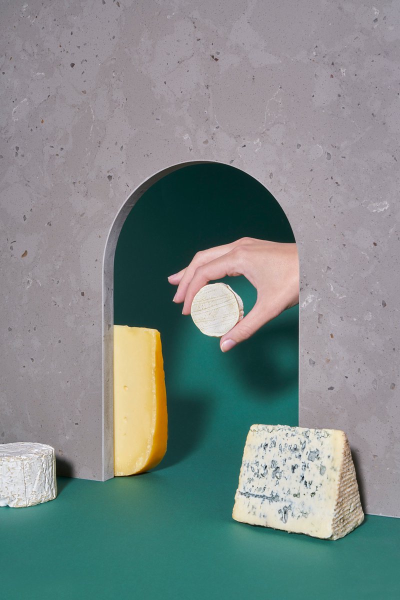 Silestone Brass Relish perfectly pairs with modern vintage colors, textures and décor. Besides, Eating Patterns shows that it could also match with any type of cheese. 🧀

cosentino.com/en-gb/sileston…

#SilestoneUrbanCrush