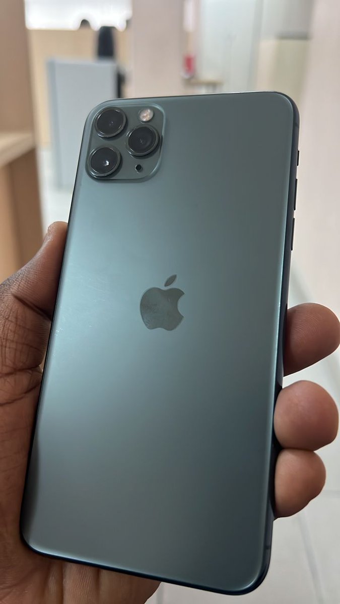 BlueswiftTech's tweet photo. Fastest Finger !!!
Apple Iphone 11 pro max UK USED available... N260,000 slightly Negotiable
Face ID✅
No Scratches✅
Every Part perfectly Intact and working well✅
Battery 75% ✅
Send a dm or call for more information  
WhatsApp- 08030514345  
Bonny Island- 09166236540 https://t.co/oLnHlNjPVW