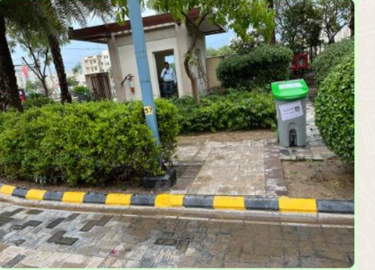 AnandaOwnerAwaz's tweet photo. Residents of Parkview Ananda, put a food box inside society for Cow food and made arrangement for daily pick up. Feeding the cows on road can be dangerous for people also cows may also consume plastic with food. #GiveItATry #गौसेवा #SmallSteps @DC_Gurugram @MCManesar @cmohry https://t.co/j2WFMiTO8j