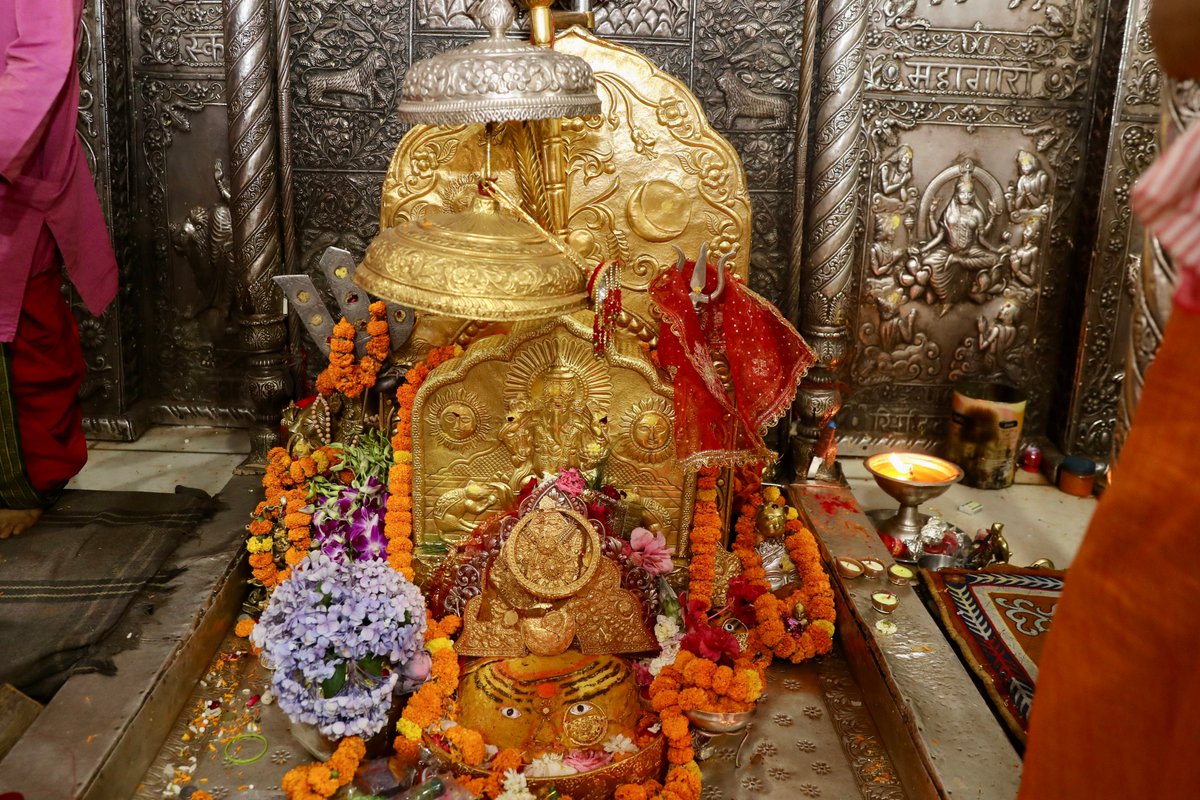 JPNadda's tweet photo. आज हिमाचल प्रदेश के कांगड़ा में प्रसिद्ध शक्तिपीठ बृजेश्वरी माता मंदिर में दर्शन व पूजा-अर्चना का सौभाग्य प्राप्त हुआ।

माता के इस प्रांगण में अलौकिक सुख और दिव्य ऊर्जा की अनुभूति होती है। इस अवसर पर समस्त देशवासियों के सुख-सौभाग्य के लिए प्रार्थना की।

माँ जगत जननी की कृपा सभी पर बनी रहे।