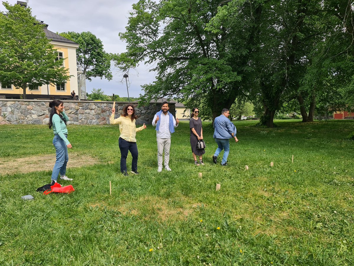 BlomgrenLab's tweet photo. A wonderful group retreat with a great seminar focusing on inner leadership, motivation, and core values 💪 https://t.co/9bORrqdZ8j
