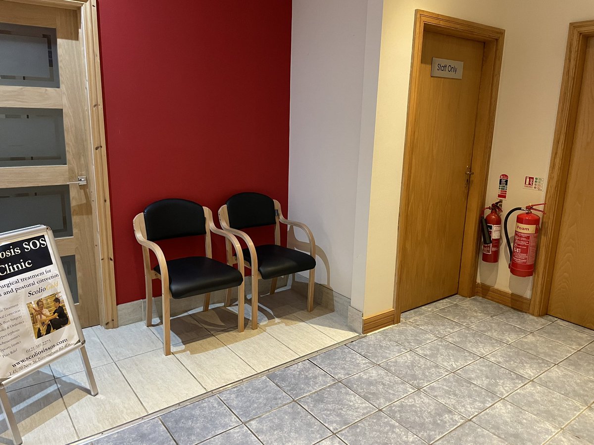 𝗕𝗶𝗿𝗺𝗶𝗻𝗴𝗵𝗮𝗺 𝗖𝗹𝗶𝗻𝗶𝗰

➡️Take a look around our Birmingham Clinic. 

Treatments available:
• 1:1 Outpatient Sessions 
• Satellite Initial Consultations 
• Virtual Therapy 

#ScoliosisSOS