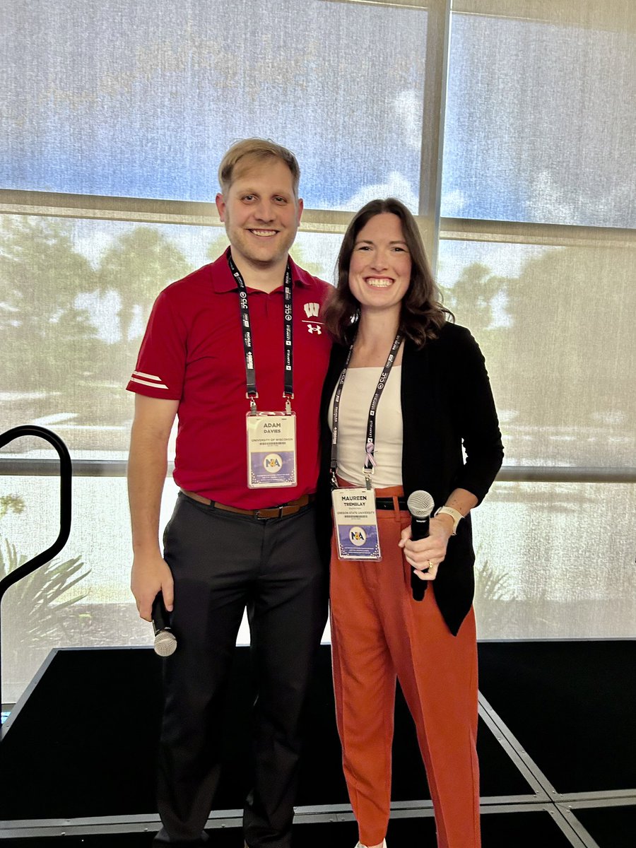 maureentremblay's tweet photo. Kicked off day 1 of #NACDA23 with @nfoura ⭐️:
🎤facilitated New Member Orientation with my @ncaa #ELS2017 buddy @ADaviesSports 
☂️celebrated the published @MarkHTrumbo 
🧡reunited with the bestie @kaschaer https://t.co/LBpIM9HwXd