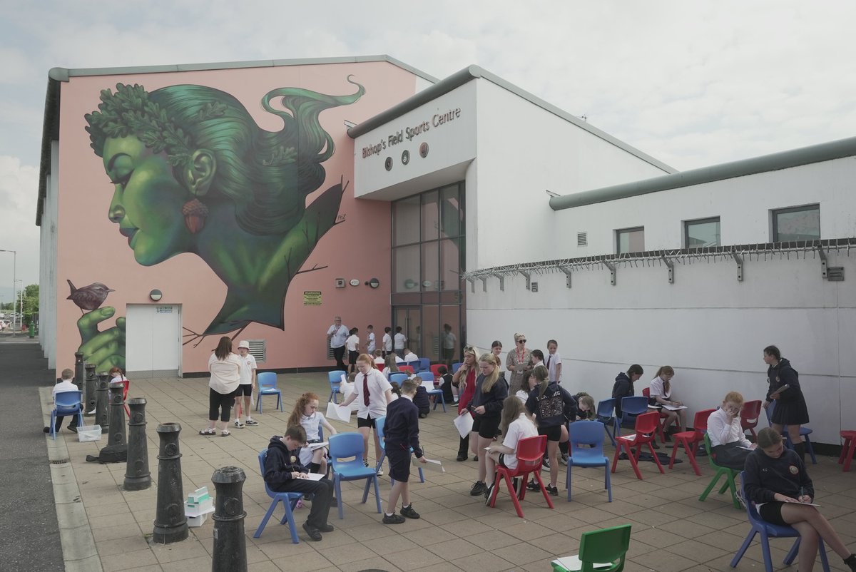 FΓ©ile Derry (@feilederry) on Twitter photo Students & teachers from <a href="/HolyChildPS/">Holy Child Primary School and Nursery, Derry</a> took part in an outdoor art class today on Central Drive where they drew their own versions of new murals by <a href="/emicartist/">E M I C</a> and <a href="/thisisfriz/">friz</a>. A great way to spend a Monday morning.
A Communities In Transition project funded by <a href="/niexecutive/">NI Executive</a> Students & teachers from <a href="/HolyChildPS/">Holy Child Primary School and Nursery, Derry</a> took part in an outdoor art class today on Central Drive where they drew their own versions of new murals by <a href="/emicartist/">E M I C</a> and <a href="/thisisfriz/">friz</a>. A great way to spend a Monday morning.
A Communities In Transition project funded by <a href="/niexecutive/">NI Executive</a>