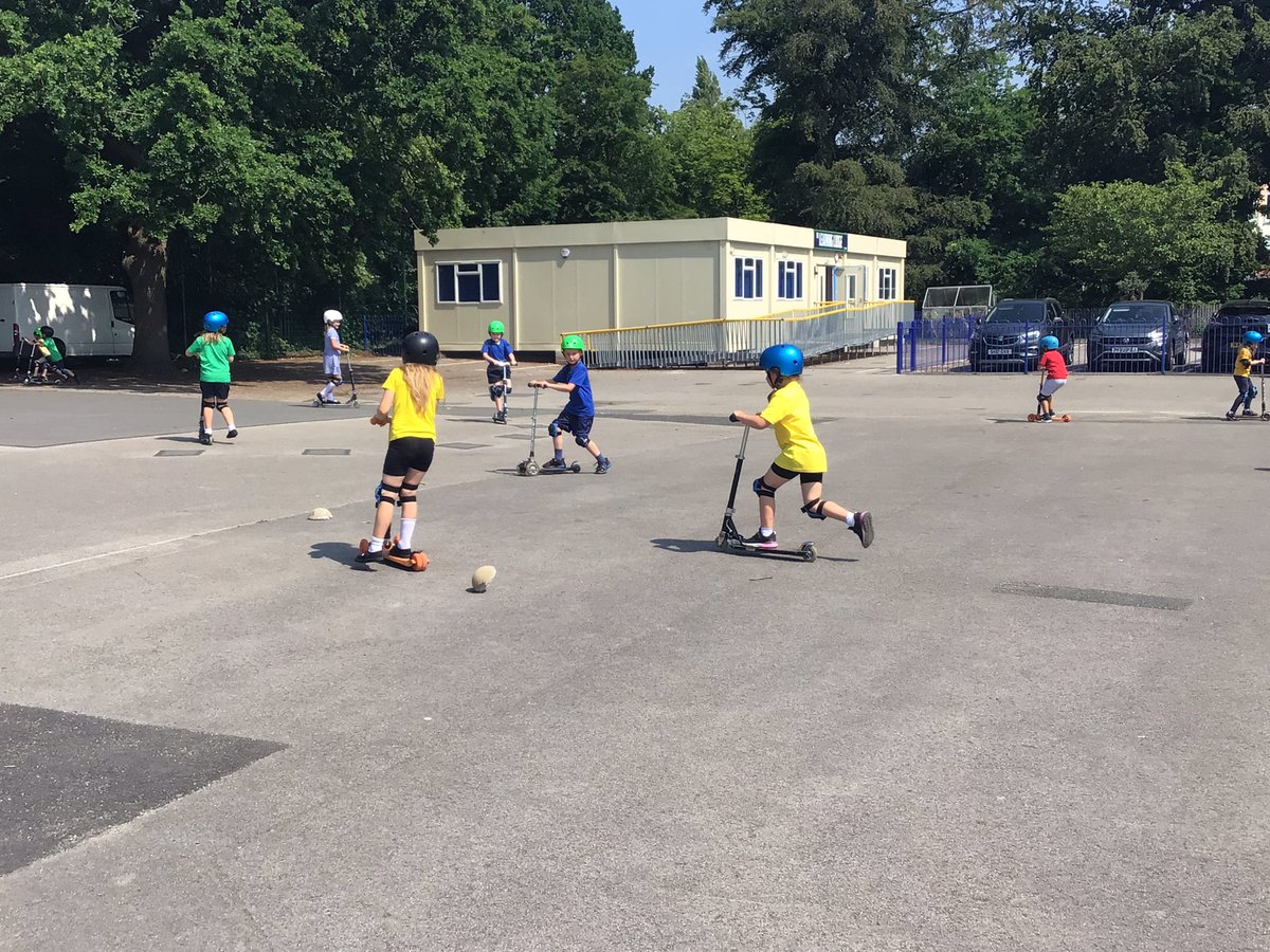 Year2_GV's tweet photo. This morning we enjoyed taking part in scoot fit. The children practiced their balance and agility by going around an obstacle course and then we played scoot ball. It was so much fun, even the teachers had a go 🥵🛴
#peripower #powers #nationalhealthweek #scootfit #summerfun https://t.co/GY5WLaxVCT
