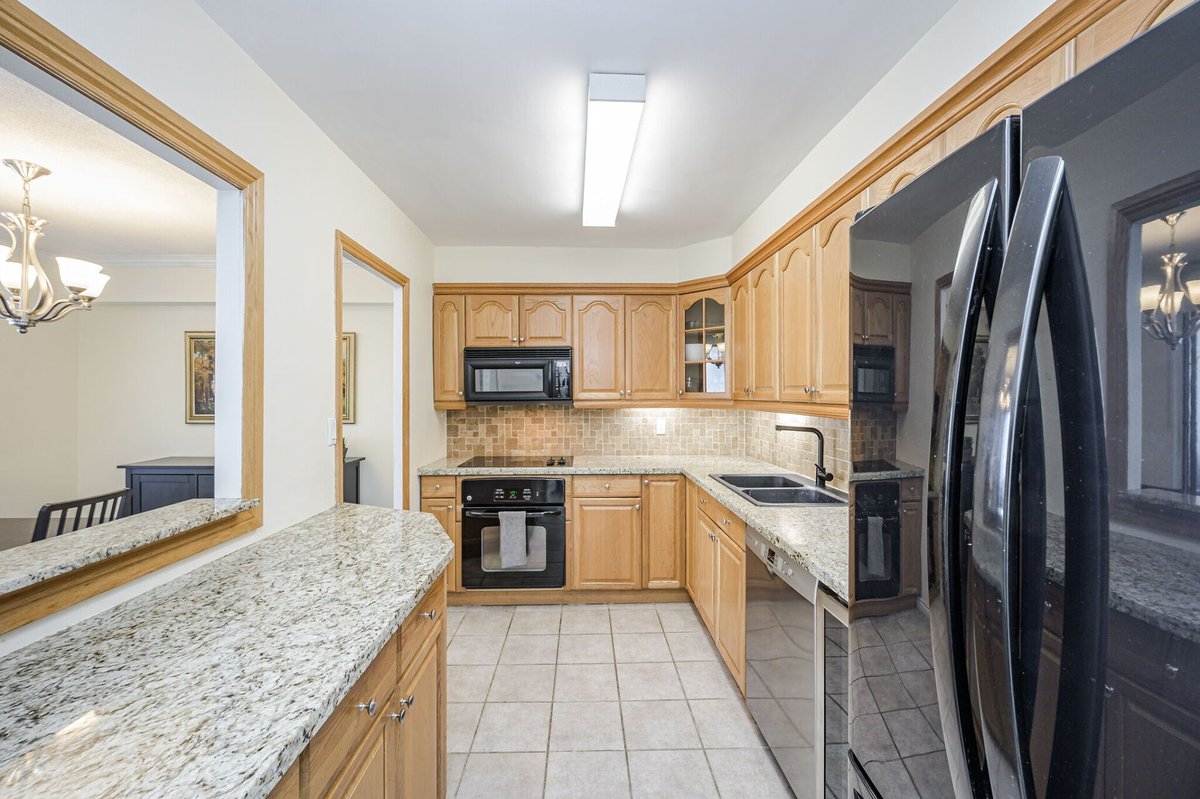 HomeCondoMarket's tweet photo. Great Value Condo in Don Mills near Everything! - https://t.co/wff7LIC752
Spacious 2 Bed Condo overlooking Don Valley.  Only $518,800 https://t.co/aib9wdoW5k