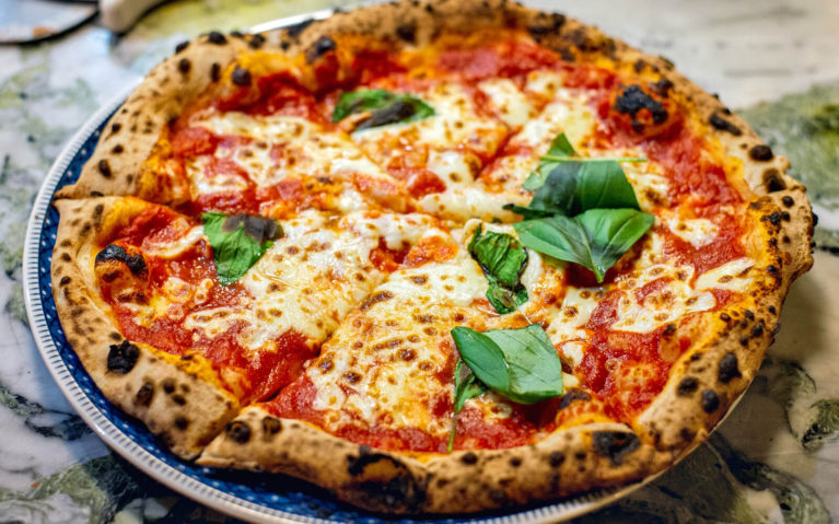 p4ine_'s tweet photo. @BeholdDaPilgrim @dtee_m @LocalBateman yeah we can compare US vs Eu food... https://t.co/tJtuiACDUH