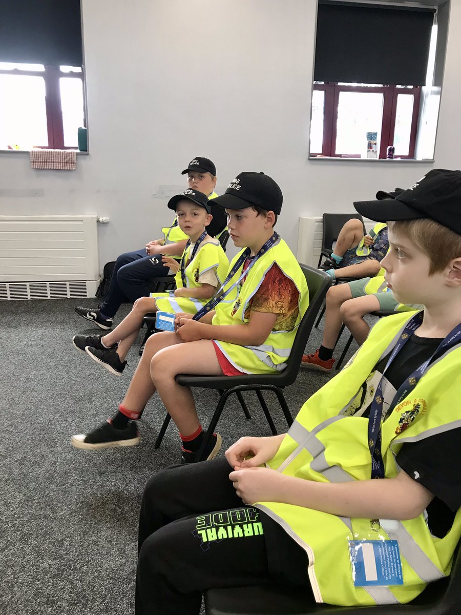 PlymouthVPC's tweet photo. Mini police for home educated families have been practicing their learning, ready to share with their friends & family - certificates next week!! 💫👏🏻 #trainingcompleted #educate #safercommunities #minipolice @DCPolVolunteers @DC_Police @KCPTPlymouth @NPTDevonport @WolseleyTrust https://t.co/KFf2VffZ7j