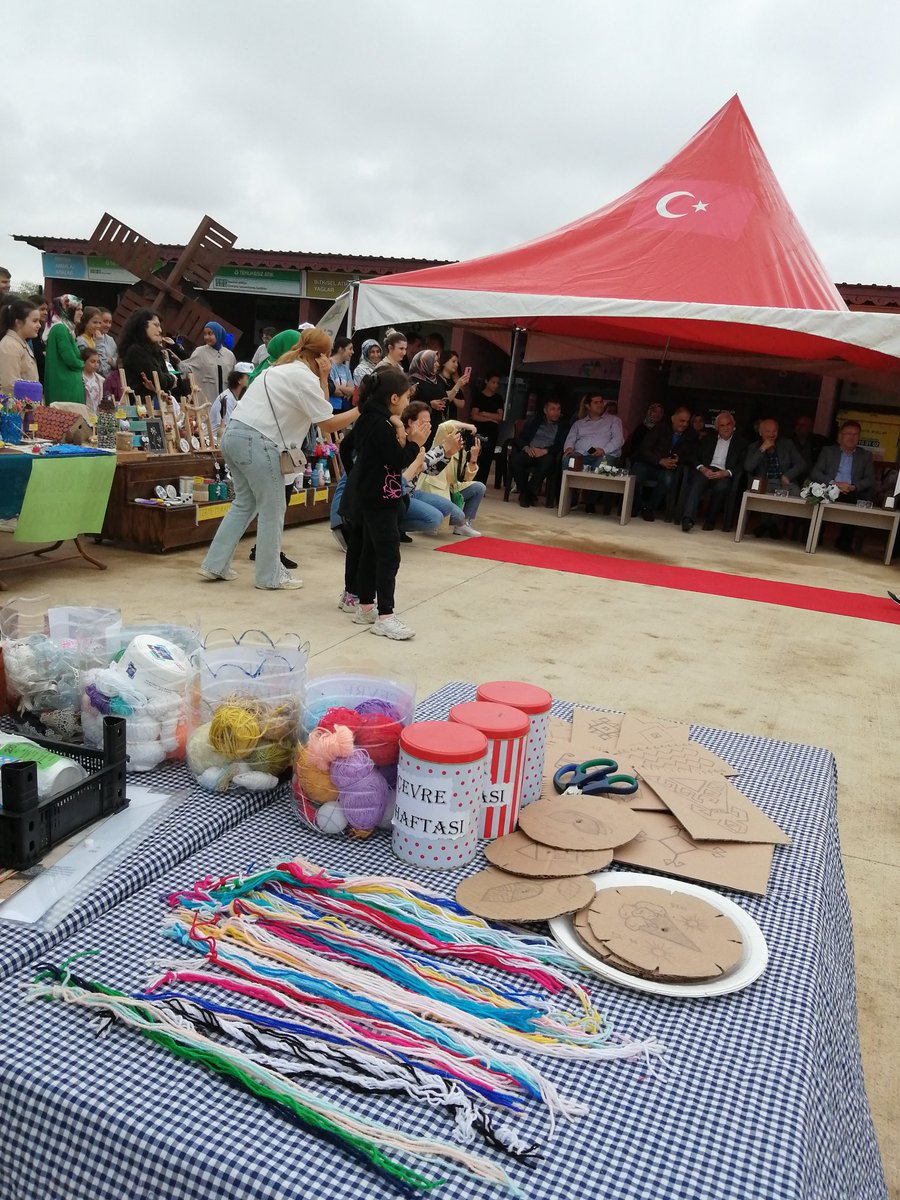 Hatice (@haticeyilmaaaz) on Twitter photo Kumcığaz Ortaokulu
Çevre Haftası "Sıfır Atık"
Atma Ne Olur Dokun Sanat Olur
<a href="/samsunmem/">Samsun İl Milli Eğitim Müdürlüğü</a> <a href="/samsunarge/">SAMSUN İL MEM AR-GE</a>
<a href="/memterme55/">Terme İlçe Milli Eğitim Müdürlüğü</a> <a href="/kumcigaz55/">Muratlı Ortaokulu / Terme</a> Kumcığaz Ortaokulu
Çevre Haftası "Sıfır Atık"
Atma Ne Olur Dokun Sanat Olur
<a href="/samsunmem/">Samsun İl Milli Eğitim Müdürlüğü</a> <a href="/samsunarge/">SAMSUN İL MEM AR-GE</a>
<a href="/memterme55/">Terme İlçe Milli Eğitim Müdürlüğü</a> <a href="/kumcigaz55/">Muratlı Ortaokulu / Terme</a>