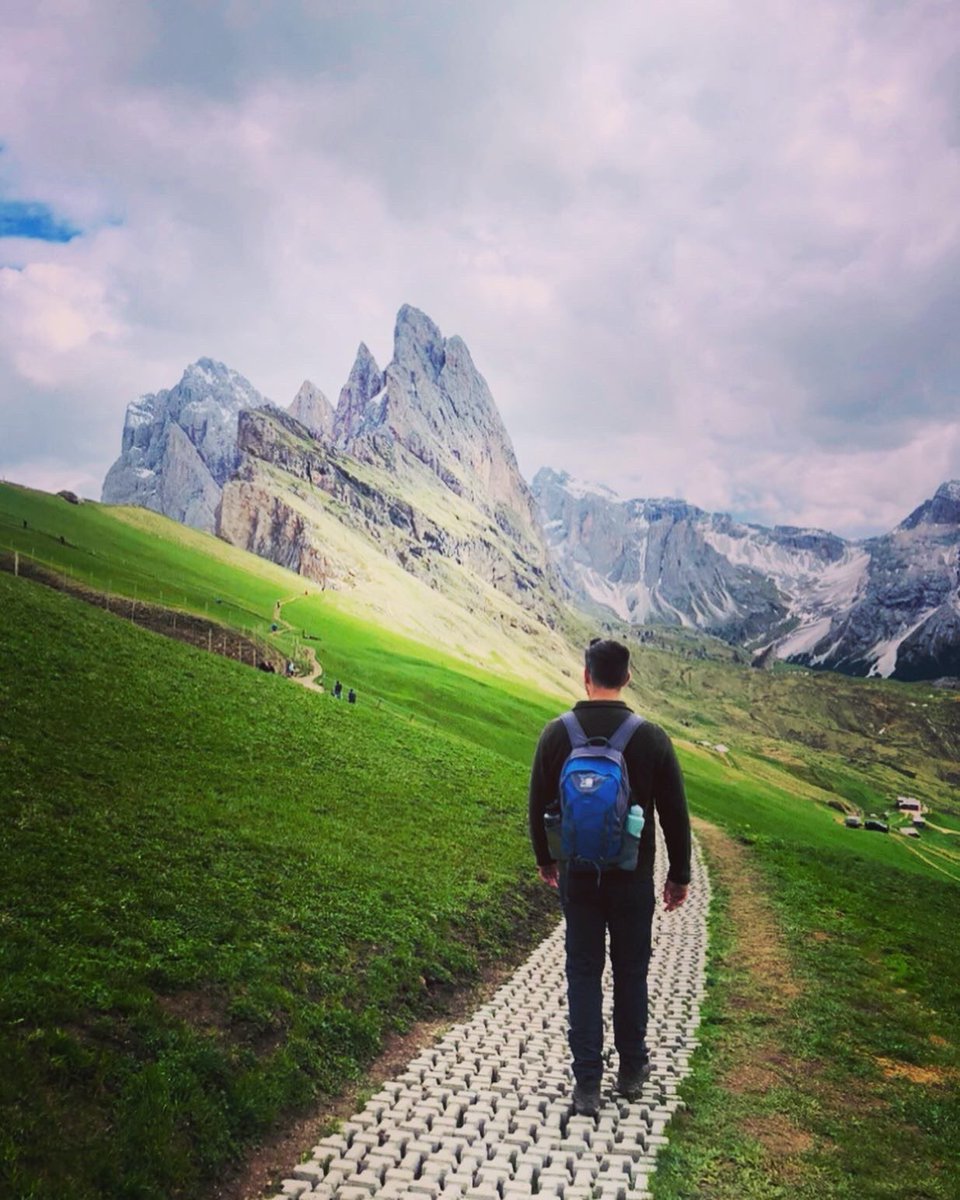 We are into our second week of our Italian road trip and yesterday we visited Seceda ⛰️ Breathtaking views everywhere you look!
