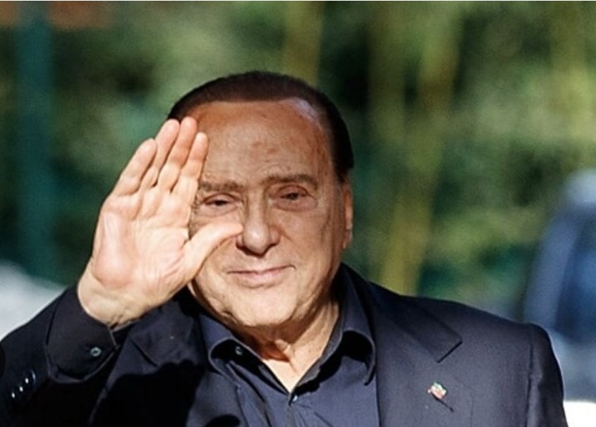 Condoglianze alla sua famiglia, ai suoi cari e a chi lo ha conosciuto. Riposa in pace senatore Silvio Berlusconi.