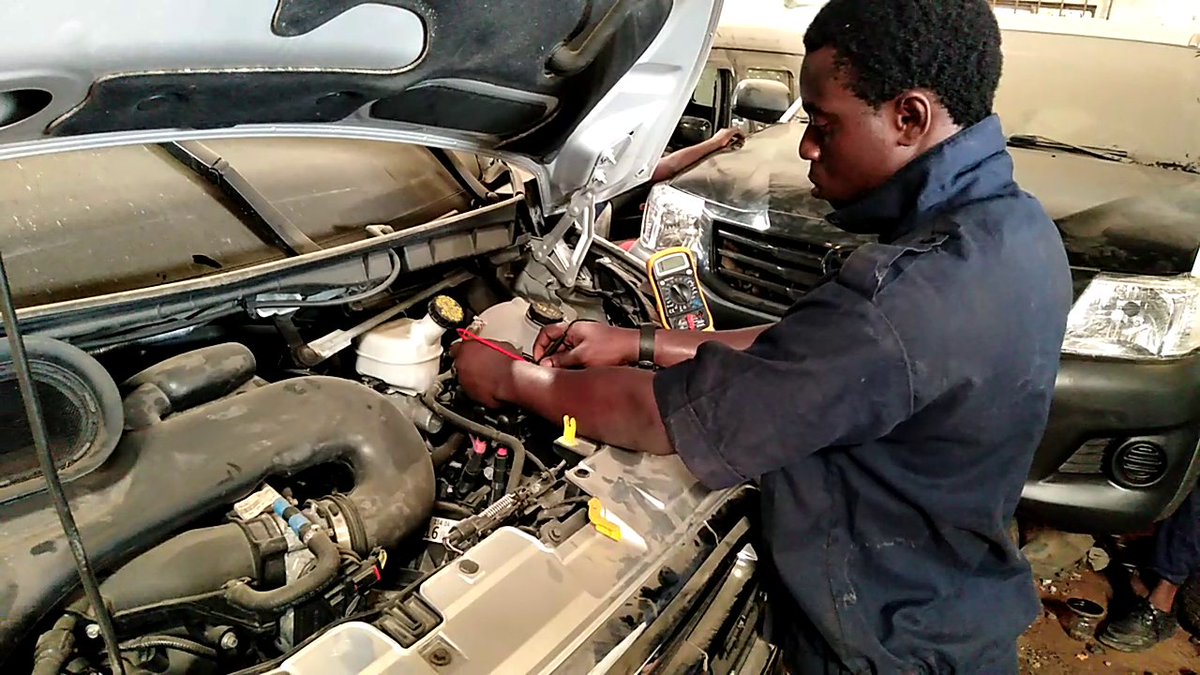 Bimbolafredrick's tweet photo. @jidesanwoolu I wish everyone a happy celebration but also I want you guys to know that just in case you need a good automobile engineer for diagnosis, repair, and maintenance of your car in Lagos, please feel free to request my service on 07049990856. I'm always at your service https://t.co/8MsL4tYe88