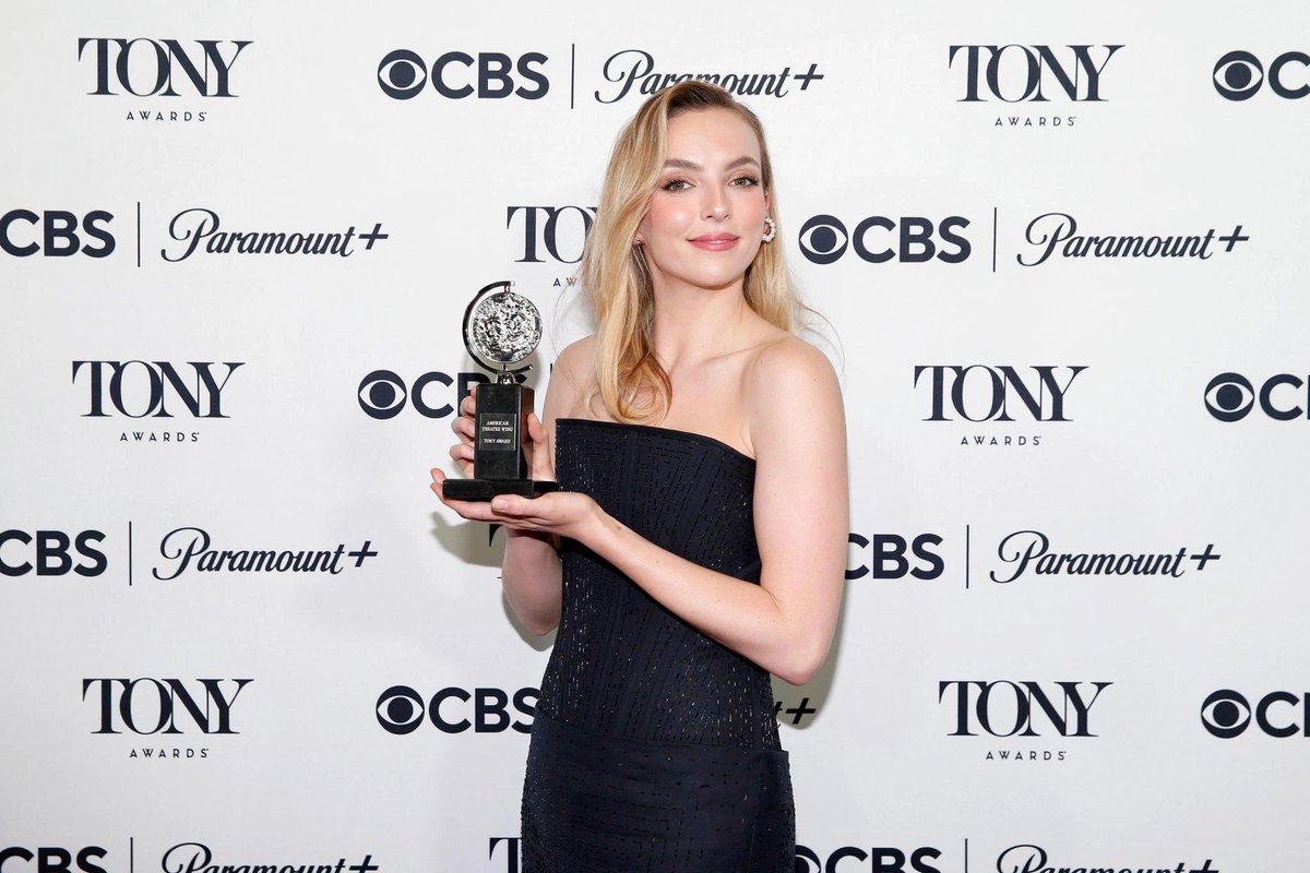 no one is doing it like jodie comer