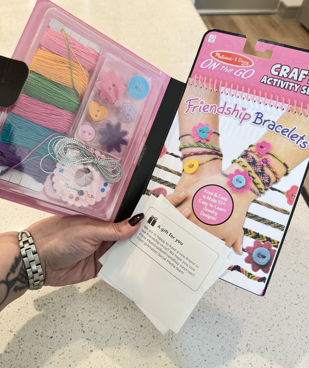 Well they did it again! Amazon sent me more goodies for #NationalBestFriendDay Thanks again AMAZON!!! You rock 🤩 <a href="/AmazonHelp/">Amazon Help</a>
Social Media Works If YOU Work It! 💪🏻💪🏻 
Ya never know who is watching. 👀 
If anyone wants to get me anything go for it 🤔 🤷🏻‍♀️ 😉 loom.ly/HEBUG3Y