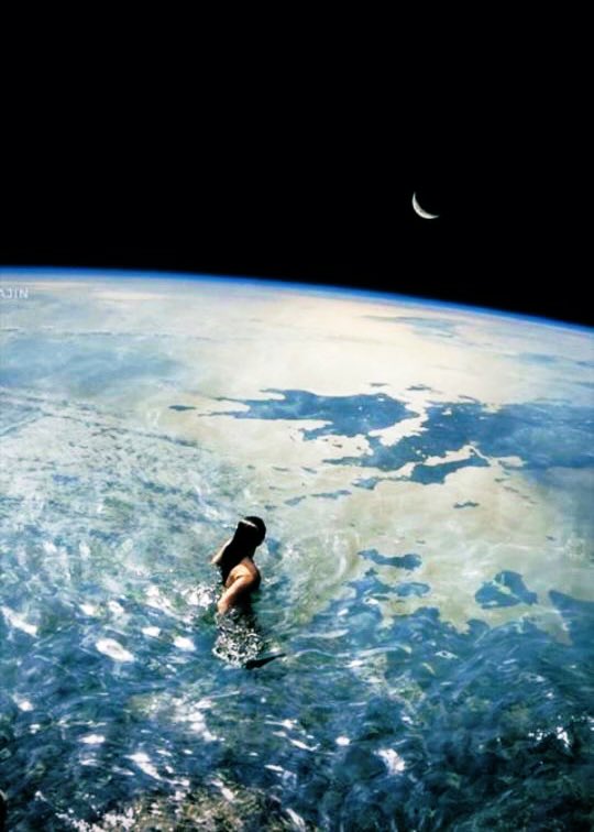 ionztomo16's tweet photo. COMETAS EN EL CIELO 🪁 Juan Gago (c)
#tupiel #tuvoz #tumirada #lossignos #poesiaelectrica #llevameatuparaiso https://t.co/ydAITDizC8
