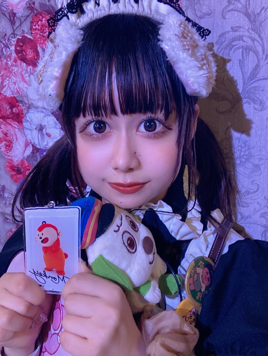 morumodaisuki's tweet image. #今日のきなこ 
何持ってんのこれ？