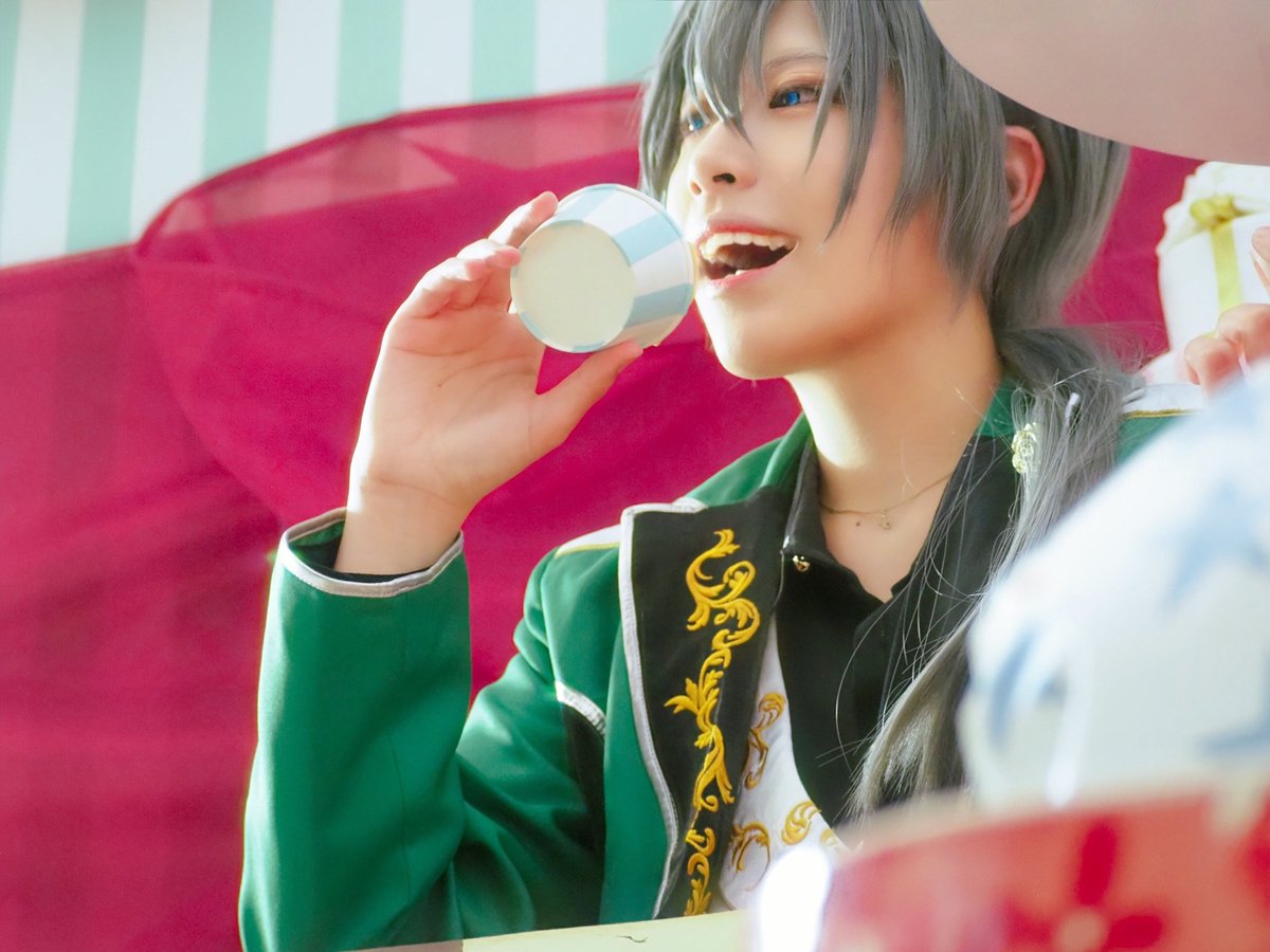 Gaogao2170's tweet photo. 【cos】

enst!!

もぐもぐ🐝

Photo:@macaron_cos26 
studio:@studio_CUBELABO https://t.co/gImmesVSn6