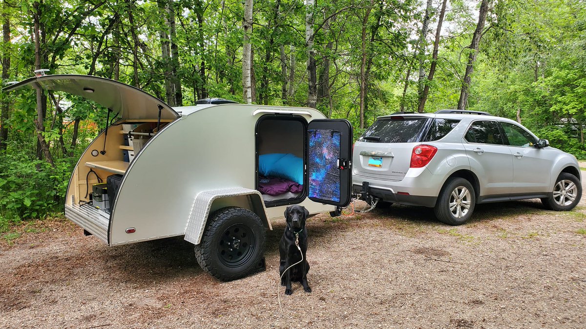 Monday blues? Not today, thanks to Daneen F. and her furry co-pilot. Can we borrow for our next adventure? 

#campingdogmonday #happydoghappylife #coloradoteardrops  #campbetter #mycoteardrop #adventure #offroadtrailer #teardropcamping #teardroptrailer #teardropcamper #camping