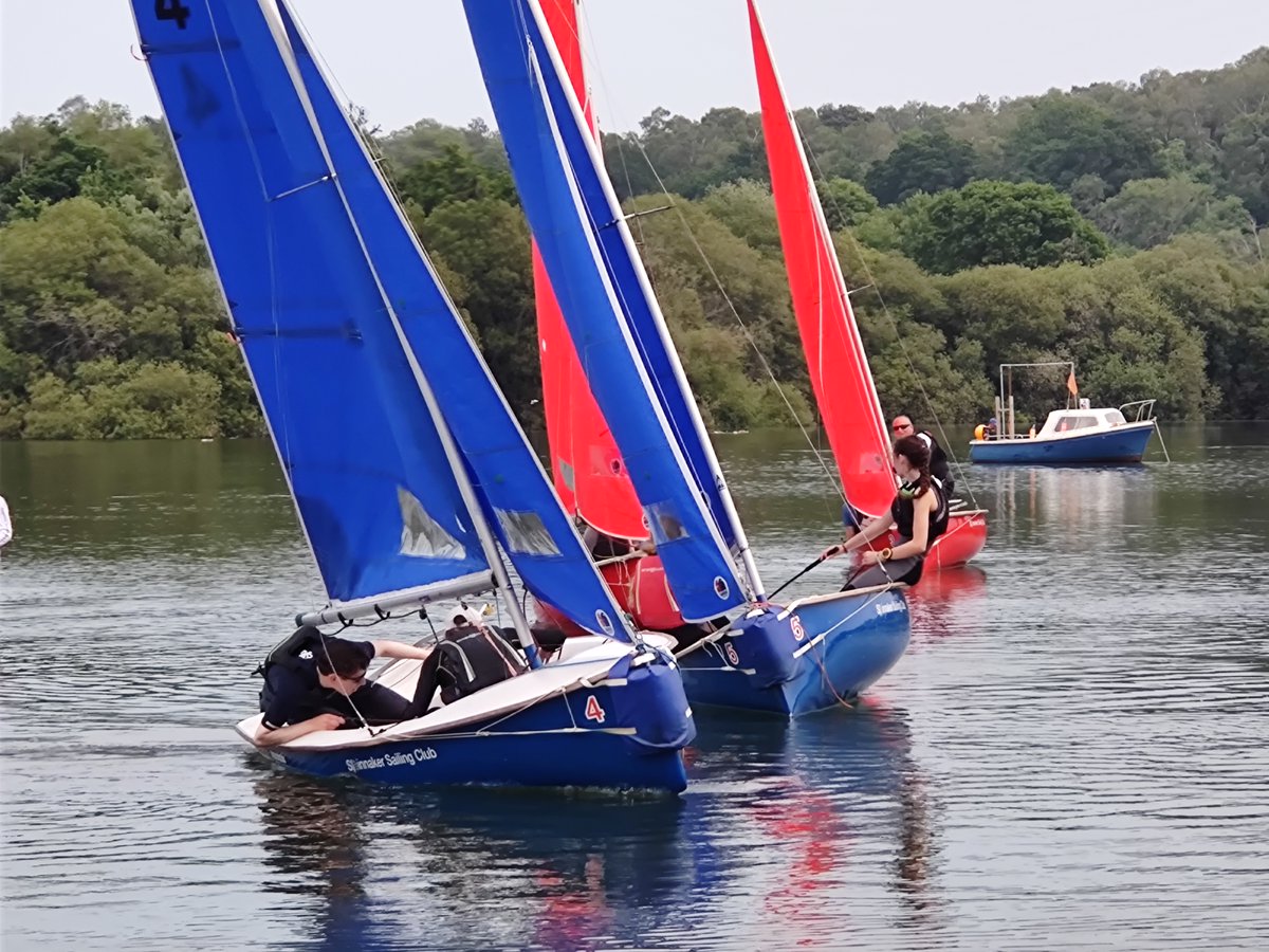 beyondbryanston's tweet photo. Our OB sailing team played a team of student sailors this weekend for a fun afternoon of competing. Bryanston were the eventual winners with a 4 - 2 victory. The OBs competing included Catherine Smith, Toby Kerby, Paul Bloomfield, and Matt Douglas. 
#beyondbryanston #obsailing https://t.co/HAjmFAG7ZO