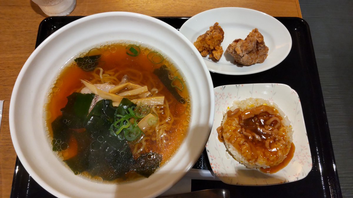 225pochi's tweet photo. 健康診断の後の爆食い https://t.co/rcNRWJVsl5