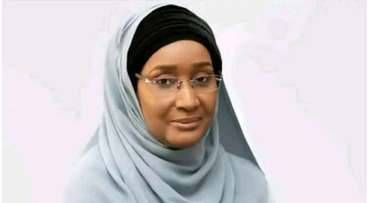BREAKING: 
I release 500 billion every month by Buhari order into Ministry of Humanitarian Affairs headed by Sadiya Umar Faruq to reduce poverty in the country 

Godwin Emefiele