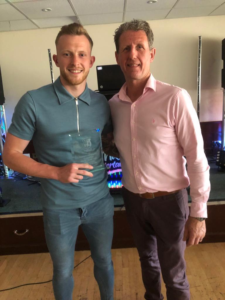 𝐌𝐚𝐧𝐚𝐠𝐞𝐦𝐞𝐧𝐭 &amp; 𝐂𝐨𝐦𝐦𝐢𝐭𝐭𝐞𝐞 𝐏𝐥𝐚𝐲𝐞𝐫 𝐨𝐟 𝐭𝐡𝐞 𝐘𝐞𝐚𝐫 𝟐𝟐/𝟐𝟑

Kieran Somerville - Presented by Club Chairman, David Innes.