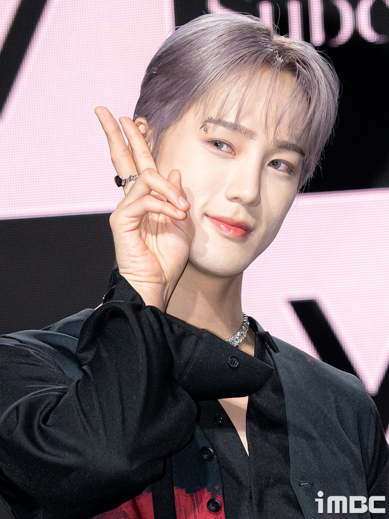 imbcenews's tweet photo. VAV 에이노, 비주얼 폭발 #VAV #브이에이브이 #Subconsolous #서브칸셔스 #에이노 [iMBC 직찍]
https://t.co/X252NARAir https://t.co/iKvHEp5ut4