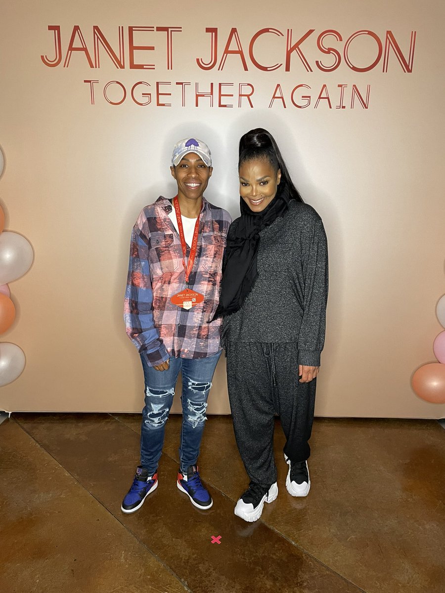 The fact that Johnny Gill was the cameraman 🥹🥹🥹