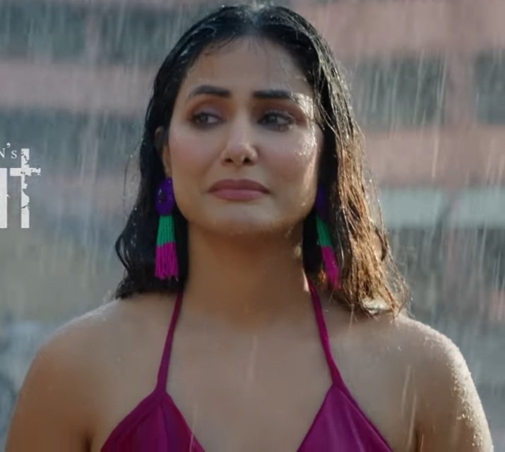 Even while crying scene she looks so pretty here and her expressions are lit 🔥

#HinaKhan #BarsaatAaGayi 
BARSAAT AA GYI TEASER OUT