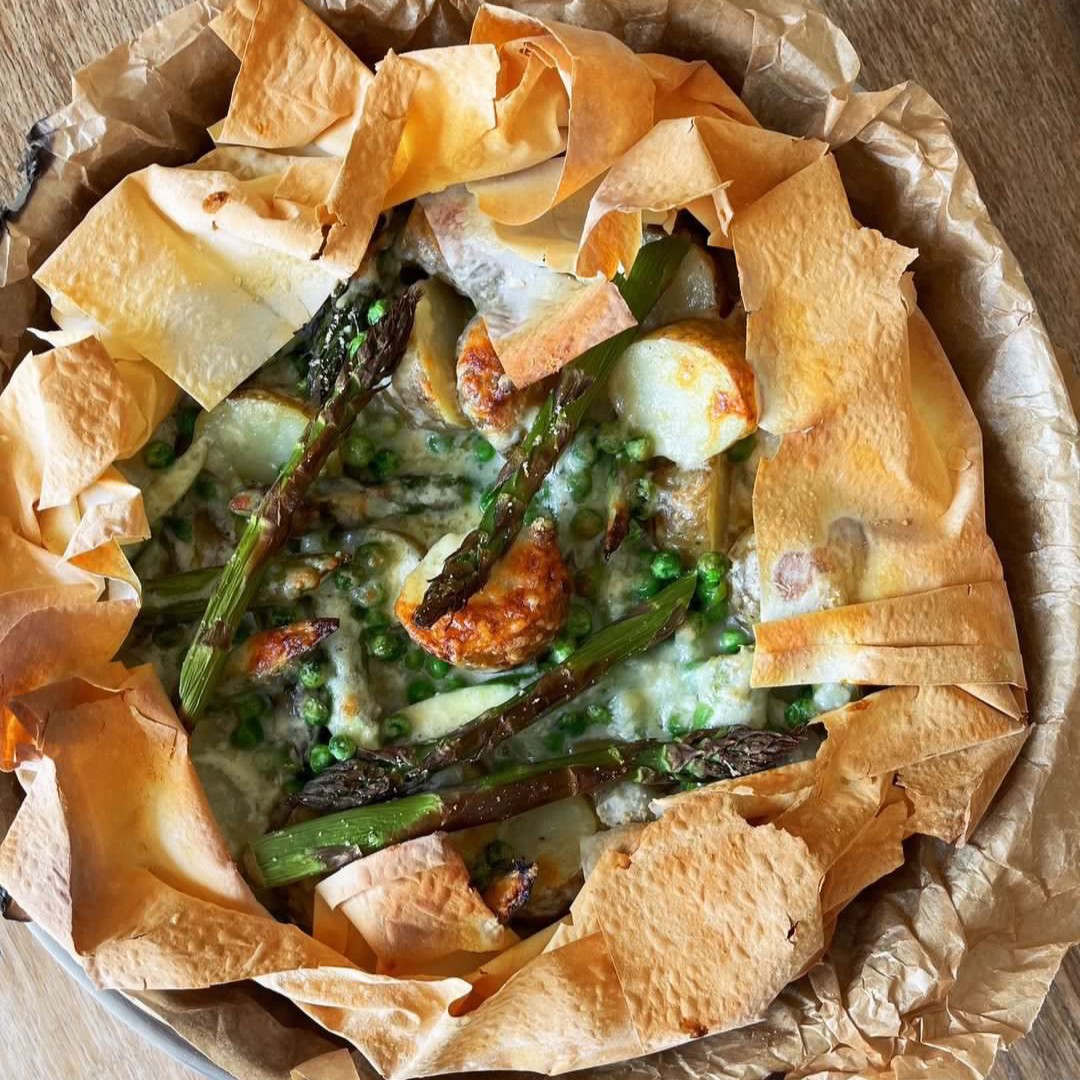 To celebrate over 140 years of #JerseyRoyals, James Holdsworth has rustled up this mouth-watering filo pie filled with Jersey Royals, @EnjoyAsparagus, Gruyère and Dijon mustard. A perfect dish for the warmer months.