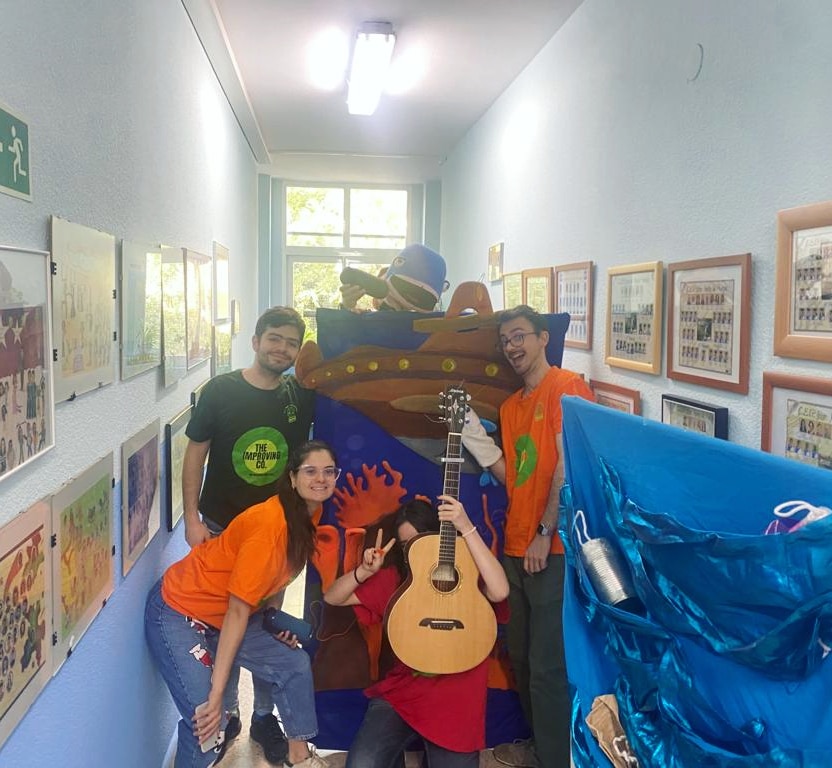 Sumérgete en la diversión y déjate llevar por la magia del aprendizaje con los espectáculos lúdico educativos en inglés de The Improving Co. 🎭🎬🎉

@ampa_josemariapereda_leganes 🎊

#theimprovingco #lúdico #educativo #inglés #magia #diversión #teatro #teatroimprovingco