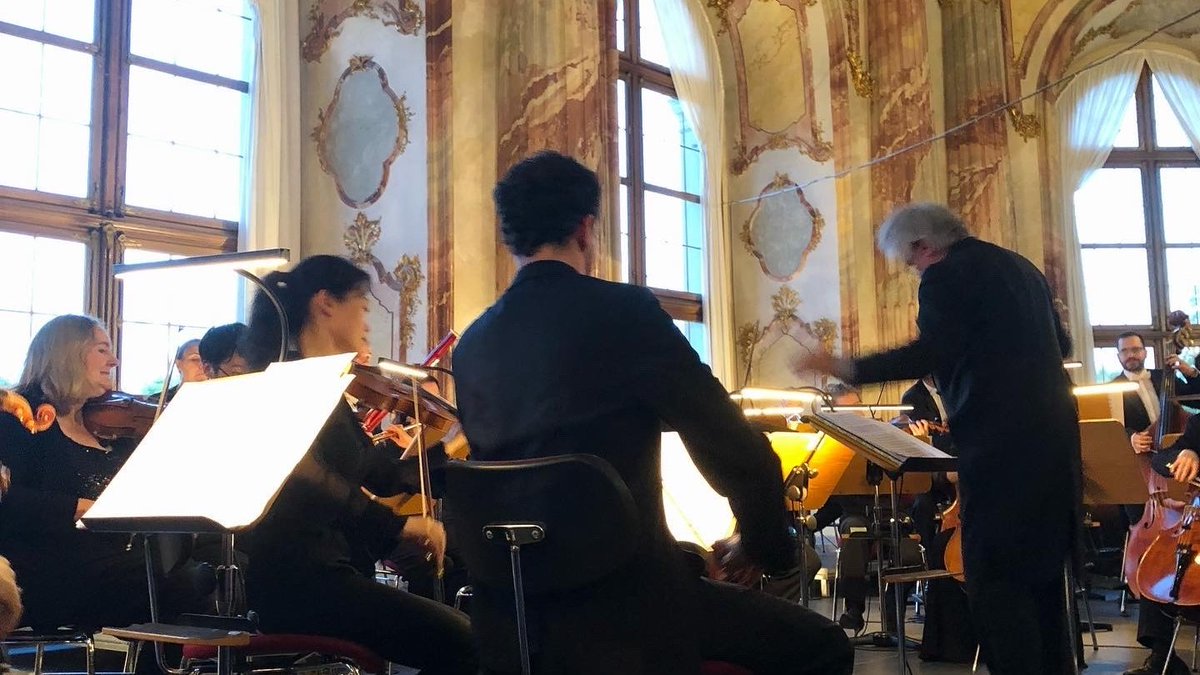 silvanerheimat's tweet photo. Am Samstag, 17.06.23 findet im Rahmen des Würzburger #Mozartfest die Residenz-Gala mit Diner statt 🍷Ausgesuchte Spitzenweine der fränkischen Winzer begleiten ein Vier-Gänge-Menü in der #Residenz #Würzburg. Musikalisch begeistert die Accademia di Monaco 🎼 https://t.co/1VGYuQK66R