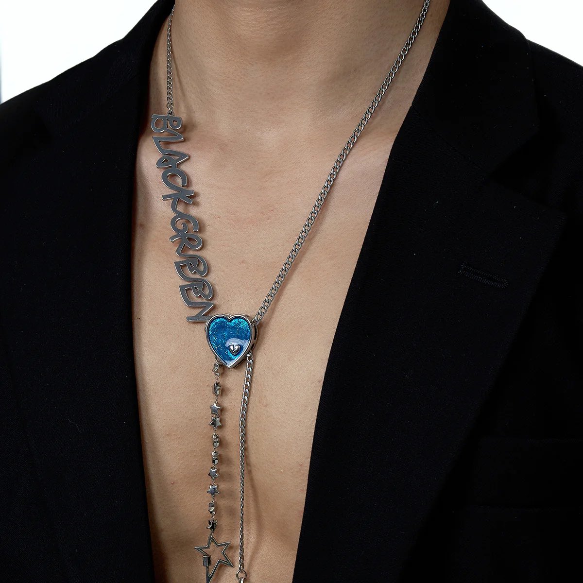 EvoLuminix's tweet photo. EvoLuminix
π€
The mysterious sapphire necklace gives the feeling of traveling through time and space.
#evoluminix #accessories #jewelry #unnisexfashion #unnisexstyle #design #skull #fluffy #pearl #gemstone #bluegemstone https://t.co/7vvuWpGvxn